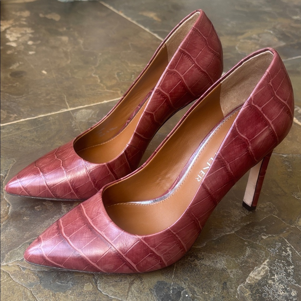 Donald Pliner Ruzana Pump - Picture 6 of 14